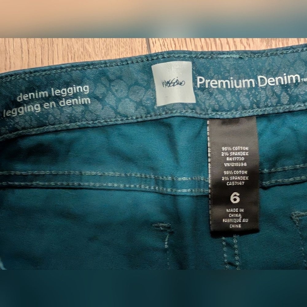Mossimo‎ Jeans 6 Denim Legging Skinny Aqua Teal Snakeskin Print Mid Rise NWT NEW - Picture 2 of 4